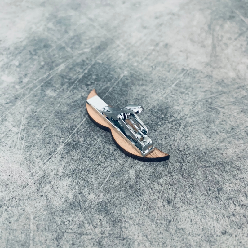 Dřevěná spona na kravatu Knír ořech 