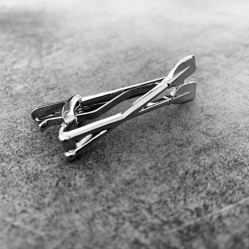 Stříbrná spona na kravatu Pádla 