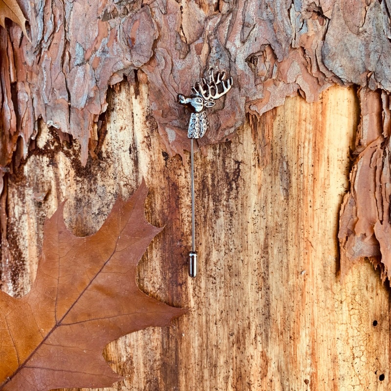 Šedá brož Jelen hlava 