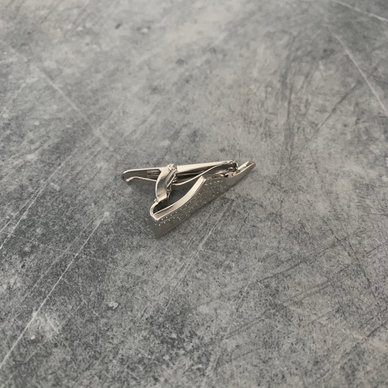 Stříbrná spona na kravatu Bota 