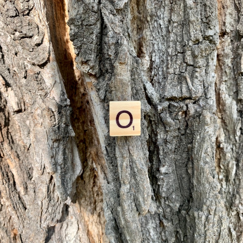 Brož Scrabble písmeno O