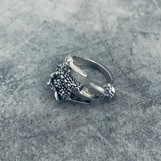 Stříbrno - černý prsten Drápy 