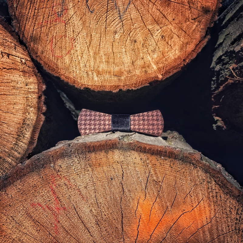 Dřevěný pánský motýlek Mahoosive Doutník Houndstooth - black semiš 