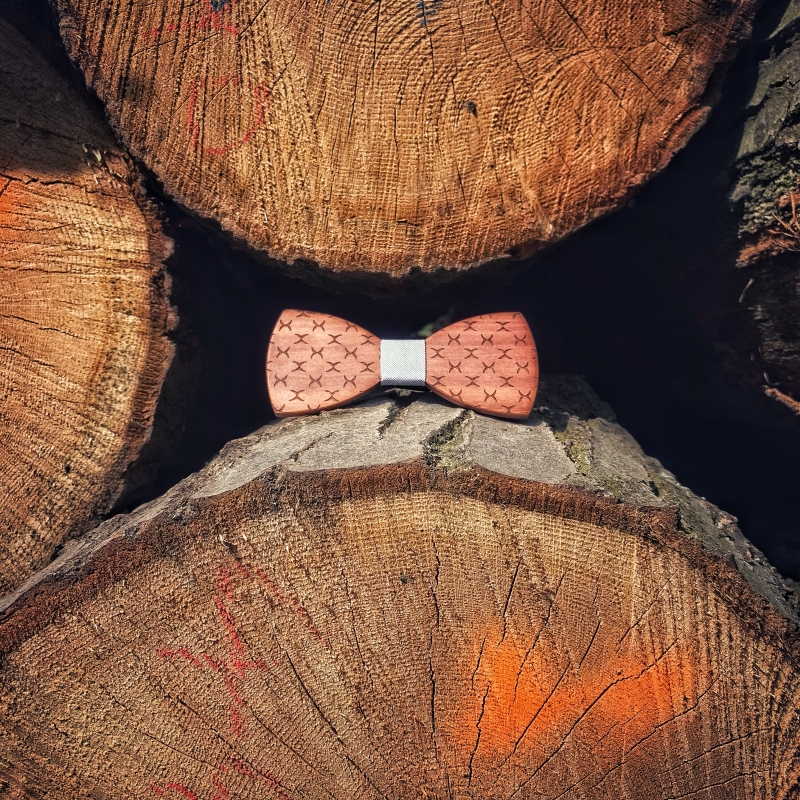 Dřevěný pánský motýlek Mahoosive Spider - černobílý