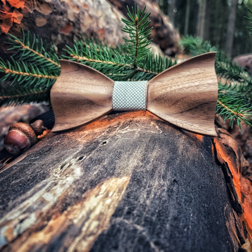 Dřevěný šedý set - motýlek Sharp 3D + manžetové knoflíčky + kapesník