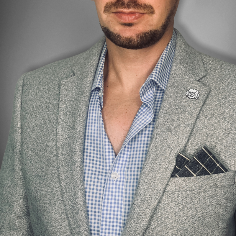 Brož Lebka s kostmi 