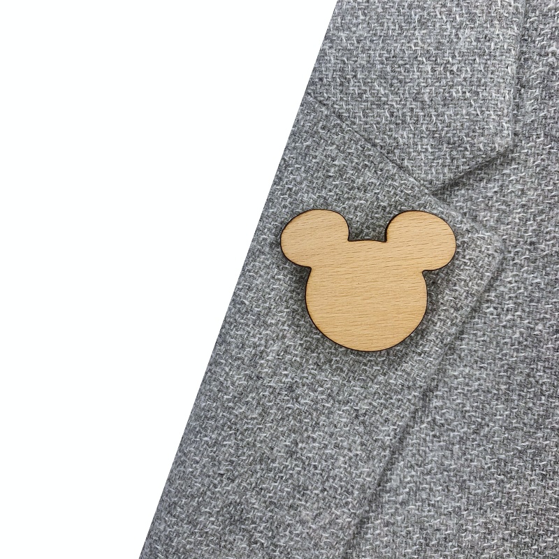 Dřevěná brož Mickey 
