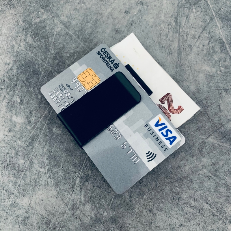 Černá spona na peníze a karty