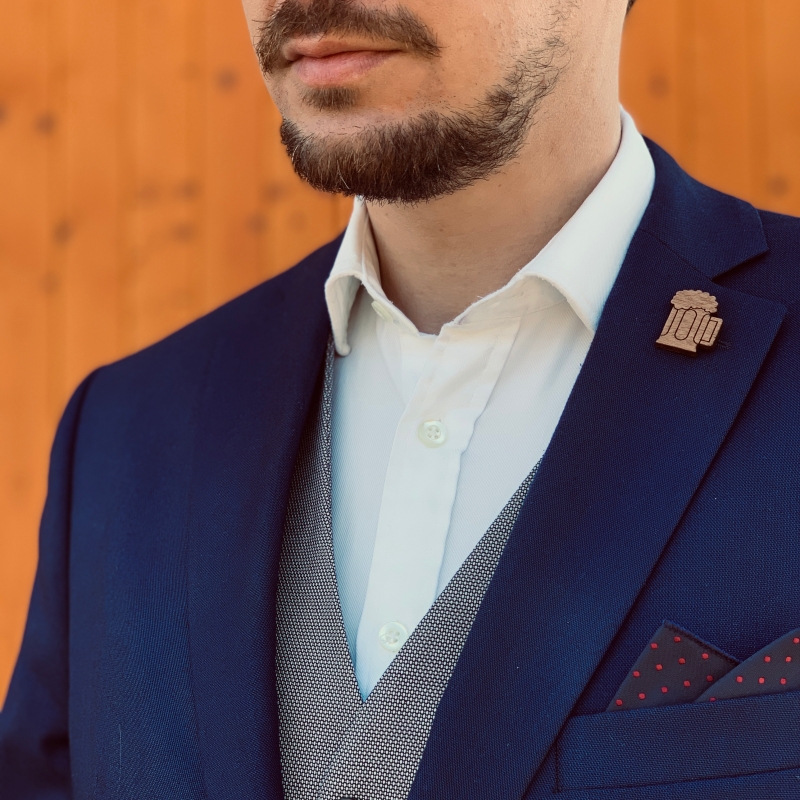 Dřevěná brož Půllitr piva