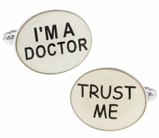 Manžetové knoflíčky Im a doctor trust me